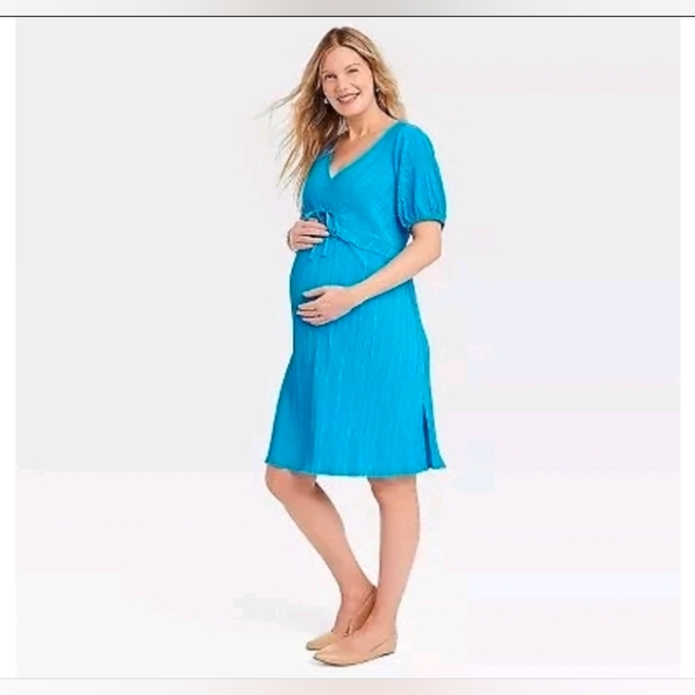Isabel Maternity By Ingrid Women’s Short Sleeve Plisse Maternity Dress Blue